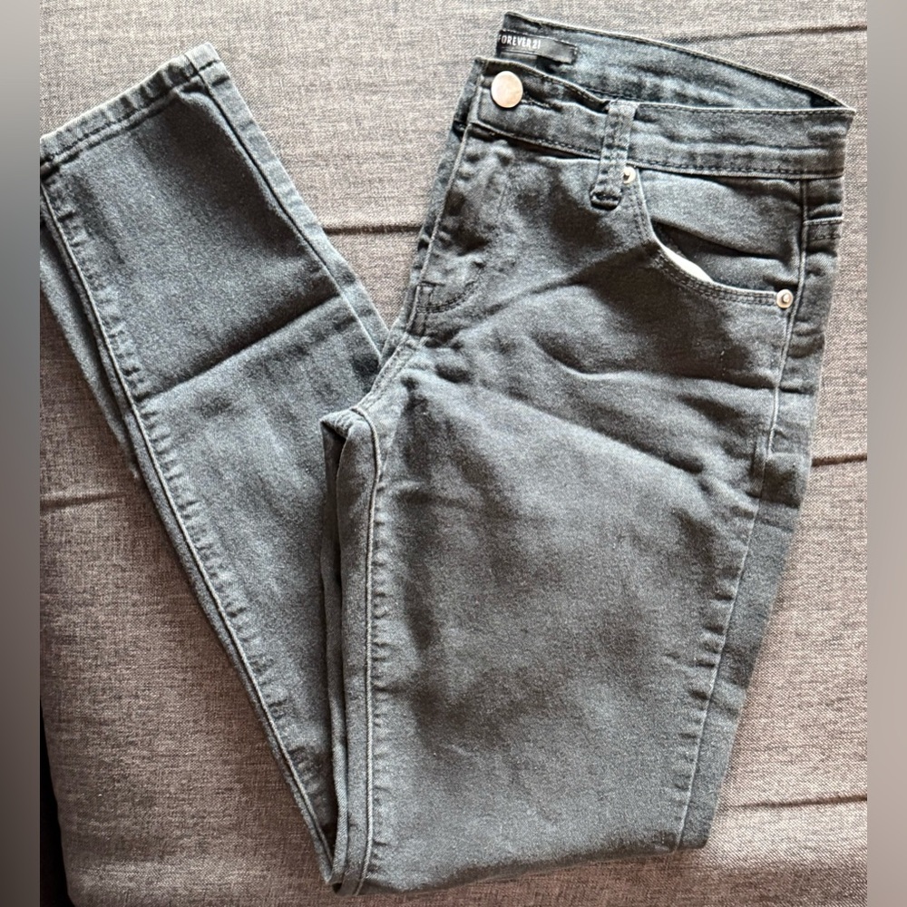 Forever 21 women’s skinny jeans